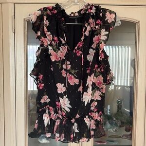 White House black market size small floral top